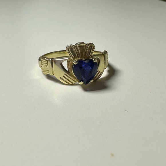 10K gold and sapphire claddagh ring - Picture 1 of 6